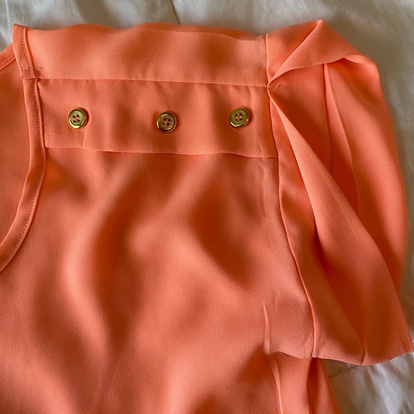 Zenana Outfitters , size S , beautiful tee/blouse - Picture 2 of 4